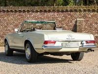 Usata Mercedes 250 150 CV (110 kW) 1967 Beige Cabrio
