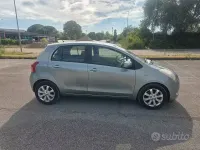 Usata Toyota Yaris 87 CV (63 kW) 2008 Grigio Utilitaria