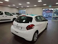 Usata Peugeot 208 Active 82 CV (60 kW) 2019 Bianco Utilitaria