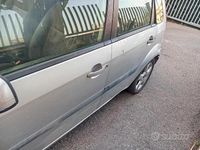 Usata Ford Fiesta 68 CV (50 kW) 2006 Grigio Utilitaria