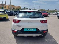 Usata Kia Stonic Style 84 CV (61 kW) 2022 Bianco SUV