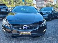 Usata Volvo V60 Dynamic 120 CV (88 kW) 2018 Nero Station wagon