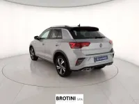 Usata VW T-Roc R-line 110 CV (80 kW) 2023 Grigio metallizzato SUV