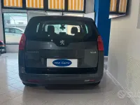 Usata Peugeot 5008 Premium 109 CV (80 kW) 2010 Nero Monovolume