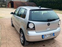 Usata VW Polo Sportline 69 CV (50 kW) 2007 Grigio Utilitaria
