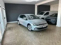 Usata VW Golf VIII Life 150 CV (110 kW) 2020 Grigio Berlina