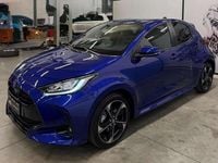 Nuova Toyota Yaris Hybrid Lounge 92 CV (67 kW) 2026 Juniper blue Berlina