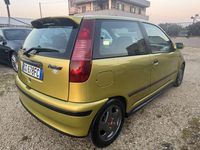 Usata Fiat Punto 133 CV (97 kW) 1994 Oro Utilitaria