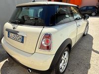 Usata Mini Cooper 90 CV (66 kW) 2011 Bianco Utilitaria