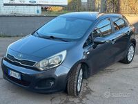 Usata Kia Rio EX 74 CV (54 kW) 2012 Grigio Berlina