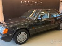 Usata Mercedes E200 122 CV (89 kW) 1987 Grigio Berlina