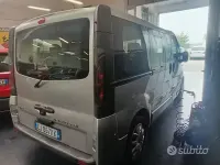 Usata Opel Vivaro 135 CV (99 kW) 2004 Grigio Monovolume
