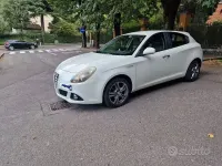 Usata Alfa Romeo Giulietta Distinctive 120 CV (88 kW) 2013 Bianco Utilitaria