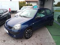 Usata Renault Clio II Dynamique 58 CV (42 kW) 2006 Blu Berlina