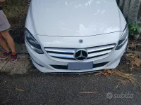 Usata Mercedes B200 136 CV (100 kW) 2019 Bianco Utilitaria