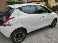 Usata Lancia Ypsilon 80 CV (58 kW) 2016 Bianco Utilitaria
