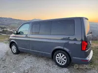 Usata VW Caravelle 150 CV (110 kW) 2023 Grigio Furgone