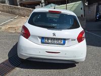 Usata Peugeot 208 Active 82 CV (60 kW) 2014 Bianco Utilitaria