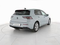 Usata VW Golf VIII R-line 150 CV (110 kW) 2024 Grigio Berlina