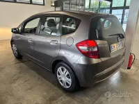 Usata Honda Jazz 99 CV (72 kW) 2012 Grigio Utilitaria