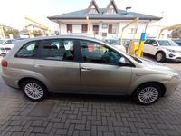 Begagnad Fiat Croma Emotion 150 HK (110 kW) 2008 Guld Kombi