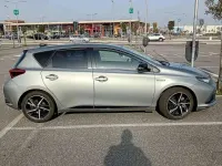 Usata Toyota Auris Hybrid Edition 99 CV (72 kW) 2018 Grigio Berlina