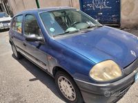 Usata Renault Clio II 58 CV (42 kW) 2000 Blu Utilitaria