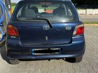 Usata Toyota Yaris 68 CV (50 kW) 2002 Bluazzurro Berlina