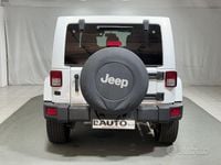 Używany Jeep Wrangler Unlimited Sahara 200 KM (147 kW) 2014 Biały SUV