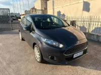 Usata Ford Fiesta Titanium 75 CV (55 kW) 2013 Blu Berlina