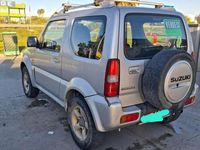 Usata Suzuki Jimny 65 CV (47 kW) 2007 Argento SUV