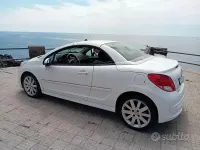 Usata Peugeot 207 CC 112 CV (82 kW) 2010 Bianco Cabrio