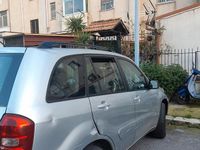 Second-hand Toyota RAV4 128 CP (94 kW) 2005 Gri SUV