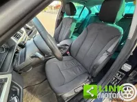 Begagnad BMW 330 Advantage 258 HK (189 kW) 2015 Blå Sedan