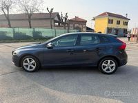Usata Volvo V40 Momentum 115 CV (84 kW) 2014 Blu Berlina