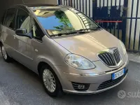 Usata Lancia Musa 95 CV (69 kW) 2009 Marrone Monovolume