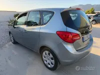 Usata Opel Meriva 101 CV (74 kW) 2012 Grigio Monovolume