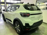 Nuova Dacia Sandero Expression 122 CV (89 kW) 2026 Bianco Berlina