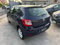 Usata Dacia Sandero Ambiance 75 CV (55 kW) 2014 Blu Berlina