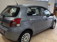 Usata Toyota Yaris Sol 89 CV (65 kW) 2010 Grigio Berlina
