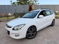 Usata Hyundai i30 90 CV (66 kW) 2011 Bianco Station wagon