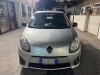 Usata Renault Twingo Dynamique 75 CV (55 kW) 2011 Gray Utilitaria