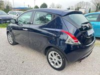 Usata Lancia Ypsilon 69 CV (50 kW) 2016 Blu Utilitaria