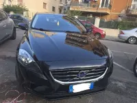 Usata Volvo V40 Momentum 150 CV (110 kW) 2015 Nero Berlina