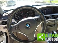 Usata BMW 320 Cabriolet Efficient Dynamics 184 CV (135 kW) 2012 Bianco Cabrio