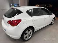 Usata Opel Astra Cosmo 110 CV (80 kW) 2013 Bianco Berlina