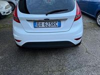 Usata Ford Fiesta Titanium 96 CV (70 kW) 2009 Bianco Utilitaria