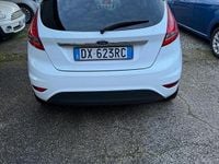 Usata Ford Fiesta Titanium 97 CV (71 kW) 2009 Bianco Utilitaria