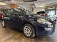 Usata Fiat Punto Lounge 84 CV (61 kW) 2015 Blu/azzurro Utilitaria