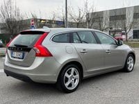 Käytetty Volvo V60 Summum 163 HP (119 kW) 2012 Keltainen Farmari